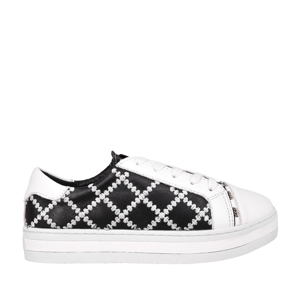 ALFIE & EVIE PLEAT WHITE BLACK - Image 3