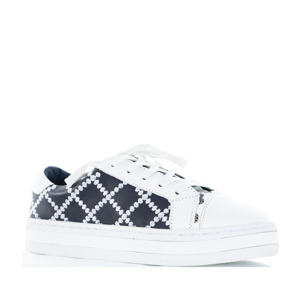 ALFIE & EVIE PLEAT WHITE DEEP OCEAN - Image 2