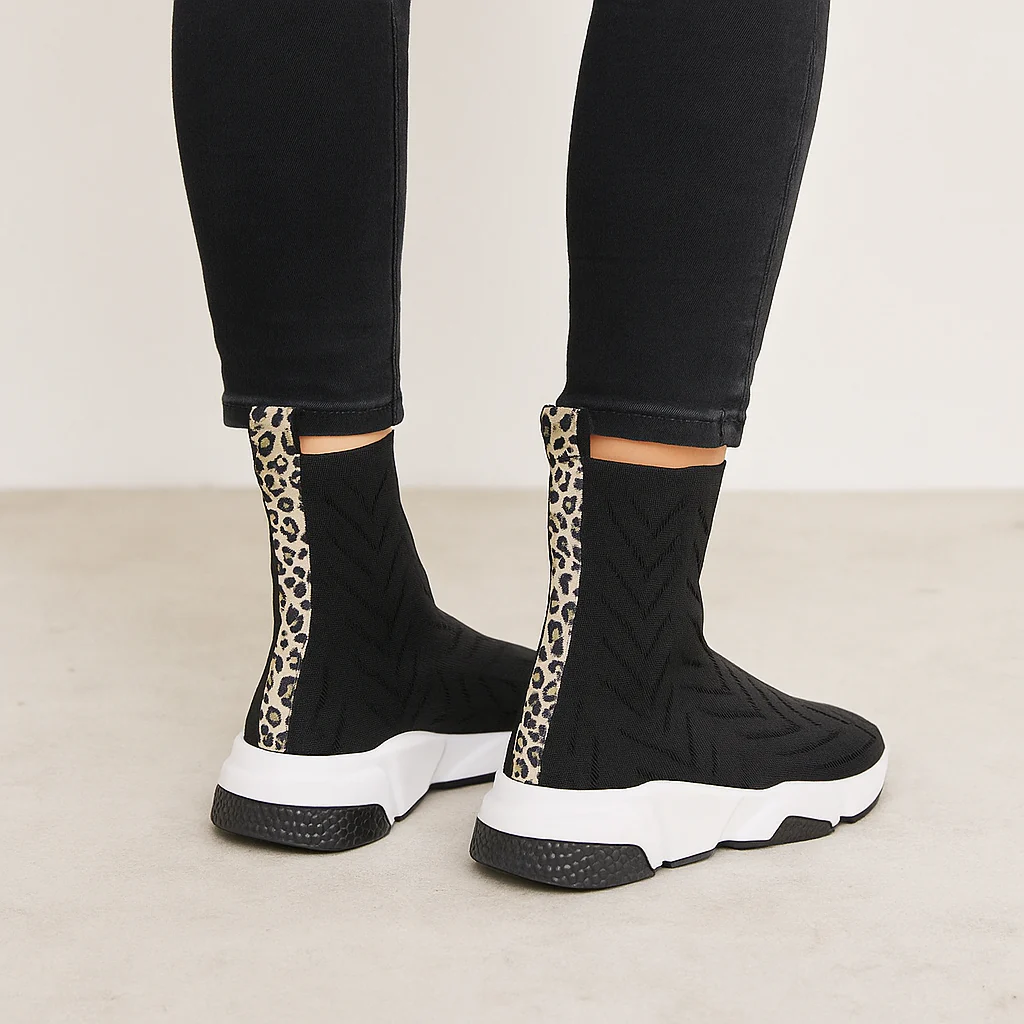 Blanche Black Leopard - Image 3
