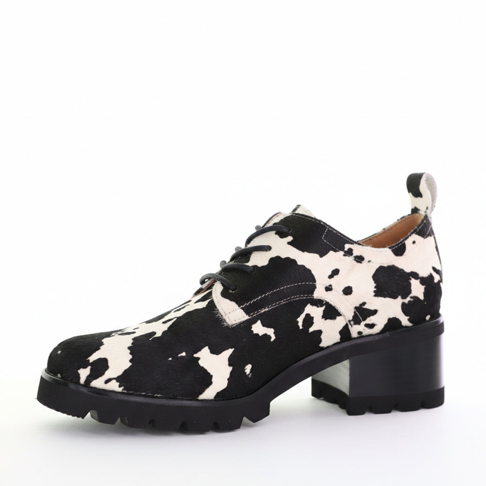 BRESLEY DAYA BLACK/WHITE COW - Image 3