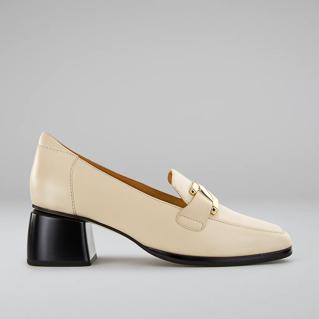 BRESLEY PADDLE SWAN