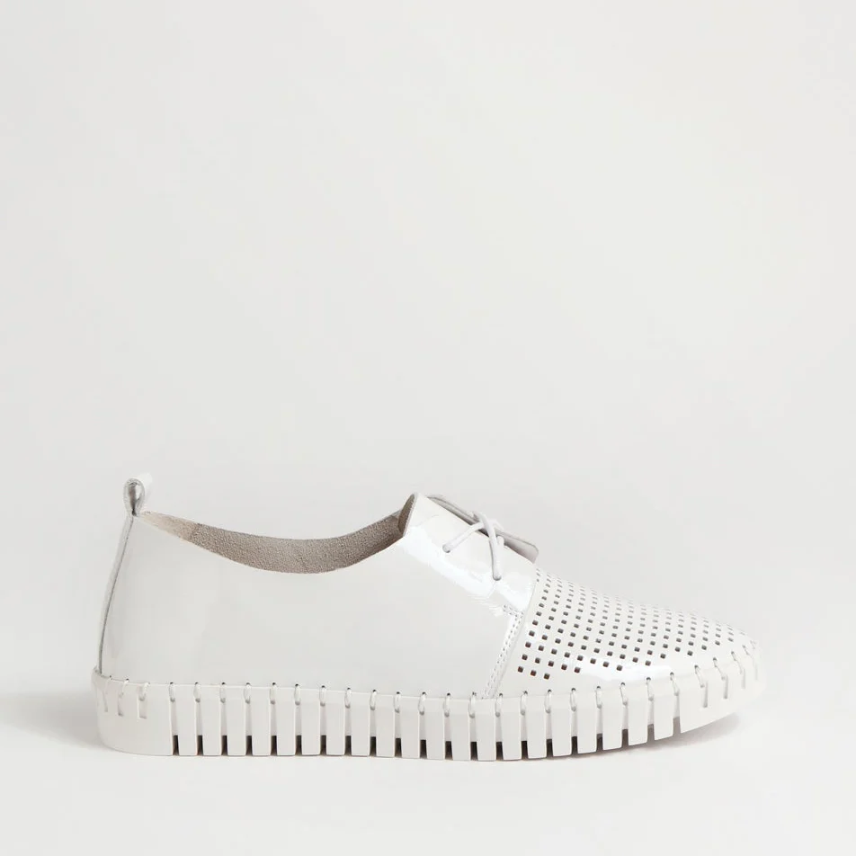 DJANGO & JULIETTE HUSTON WHITE PATENT
