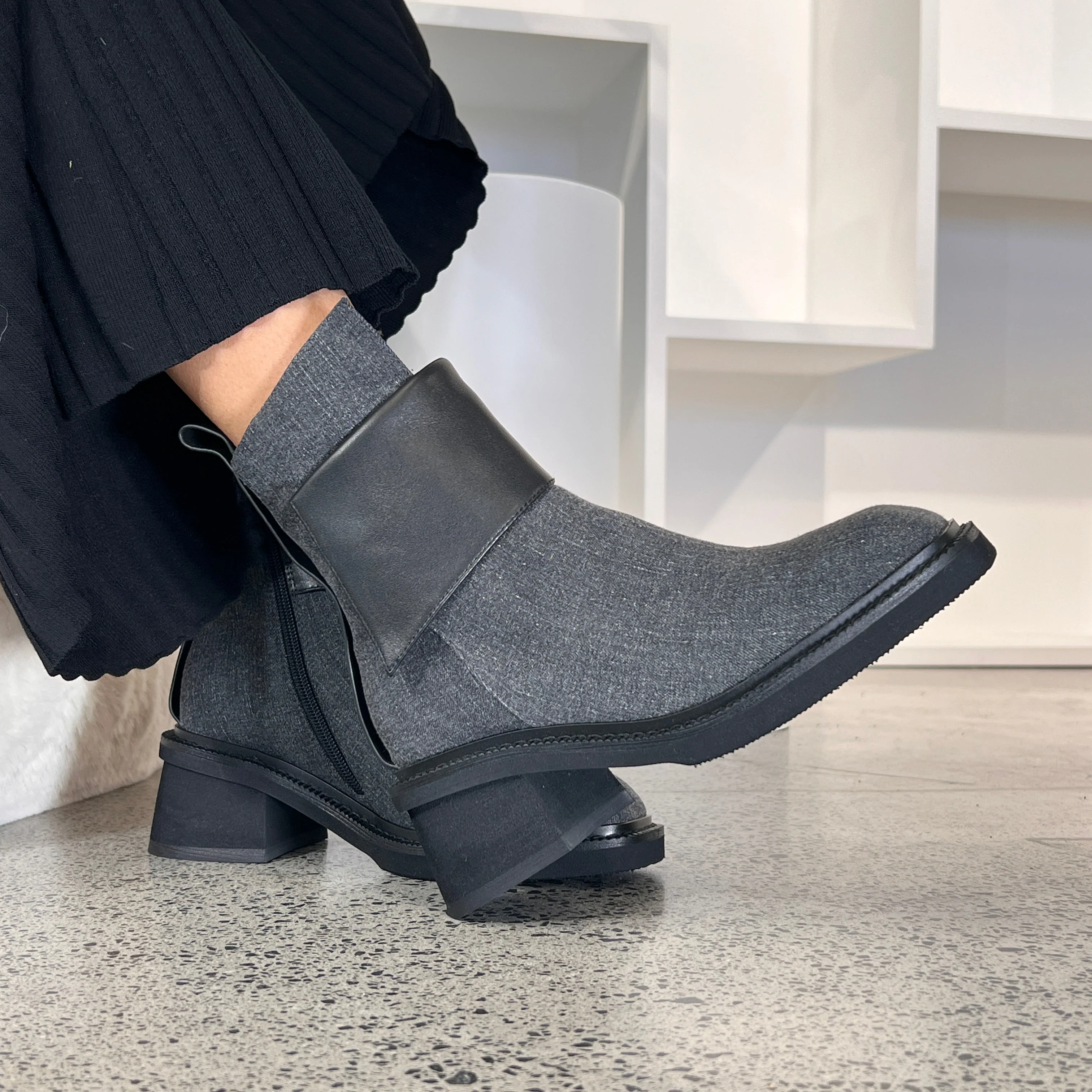 MINX SASHER BLACK DENIM - Image 4